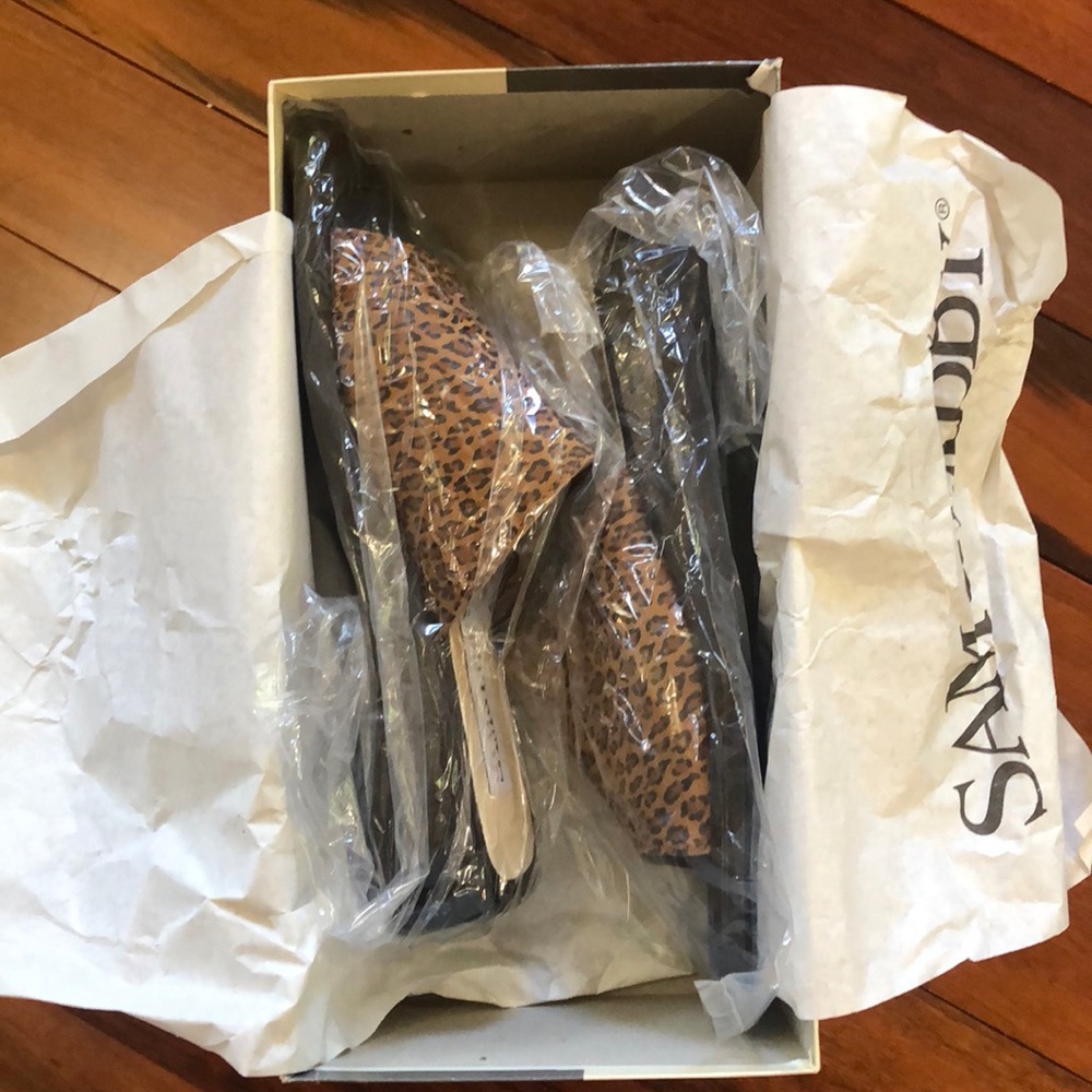 Sam & Libby Leopard Print Flip Flops - Picture 7 of 7